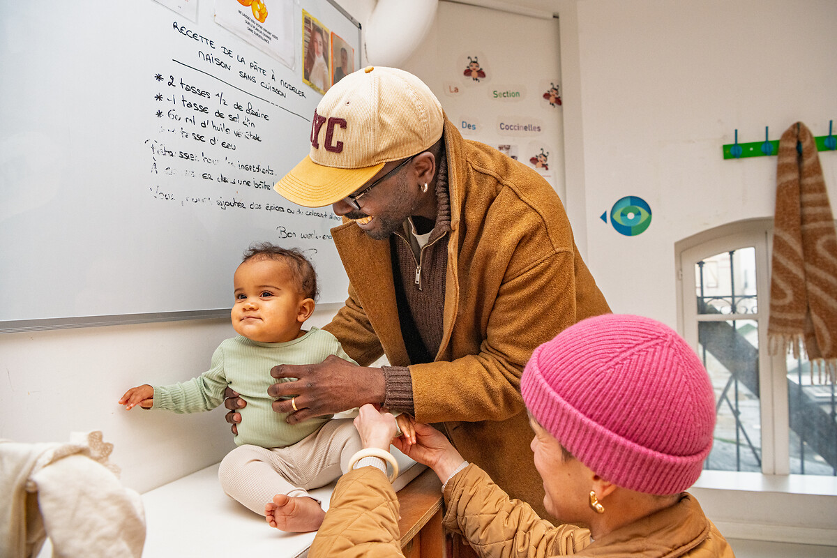 Reportage centenaire du Palais de la Femme - Novembre 2025 • Crèche Palais des enfants • Marion Stephan • Tresor Bofete • Nova Tresor Bofete (fille Tresor Bofete et Marion Stephan)