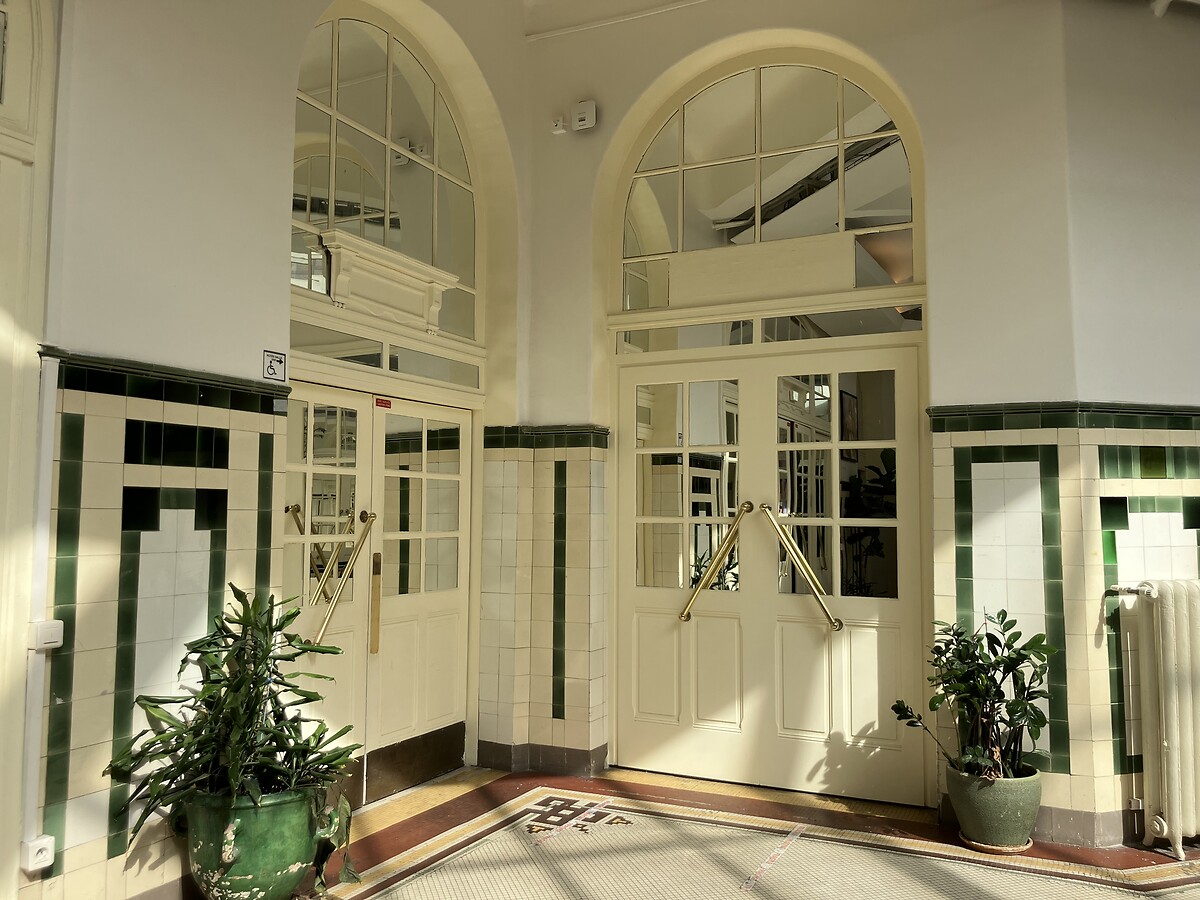 Intérieurs du Palais de la Femme