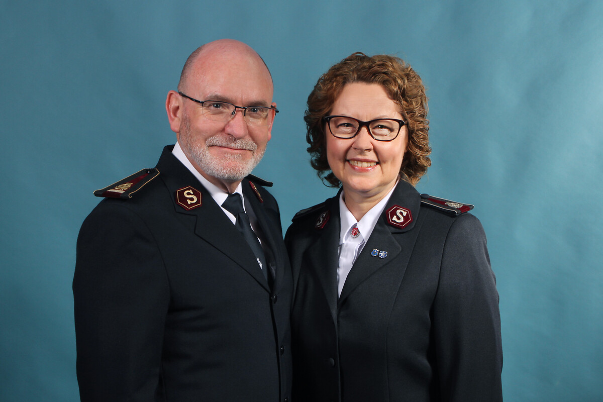 Photo provisoire en attente de photo officielle - Commissioner Bronwyn Buckingham et Lyndon Buckingham